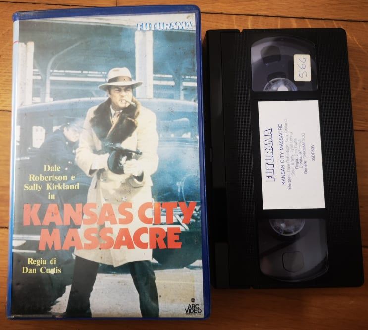 TeknoFilm - VHS – KANSAS CITY MASSACRE di Dan Curtis (1975) - FUTURAMA (INEDITO IN DVD) TeknoFilm - VHS – KANSAS CITY MASSACRE di Dan Curtis (1975) - FUTURAMA (INEDITO IN DVD)