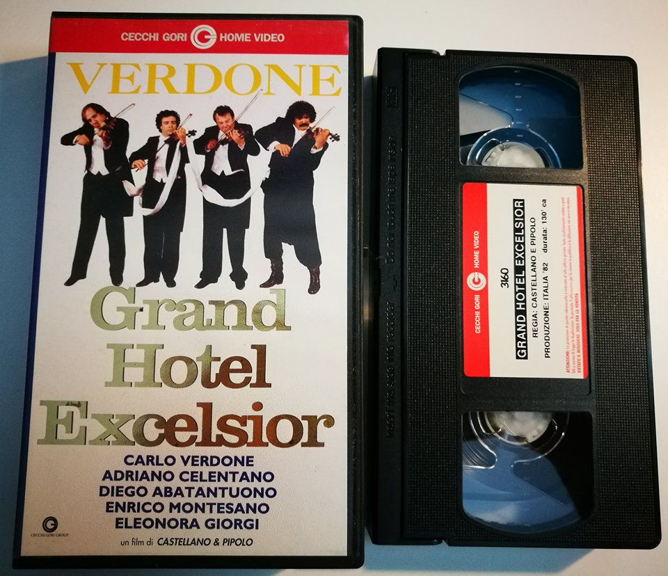 TeknoFilm - VHS – GRAND HOTEL EXCELSIOR di Castellano e Pipolo (1982) - CECCHI GORI HOME VIDEO TeknoFilm - VHS – GRAND HOTEL EXCELSIOR di Castellano e Pipolo (1982) - CECCHI GORI HOME VIDEO
