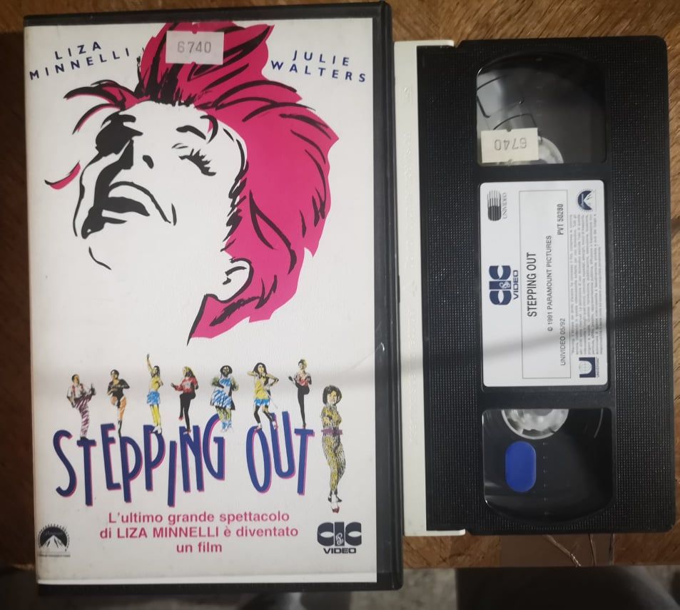 TeknoFilm - VHS – STEPPING OUT - A SCUOLA DI BALLO di Lewis Gilbert (1991) - CIC (INEDITO IN DVD) TeknoFilm - VHS – STEPPING OUT - A SCUOLA DI BALLO di Lewis Gilbert (1991) - CIC (INEDITO IN DVD)