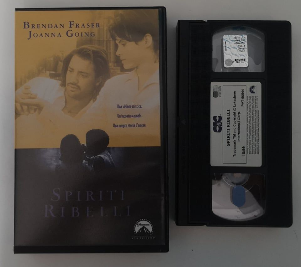 TeknoFilm - VHS – SPIRITI RIBELLI di James F. Robinson (1998) - CIC (INEDITO IN DVD) TeknoFilm - VHS – SPIRITI RIBELLI di James F. Robinson (1998) - CIC (INEDITO IN DVD)