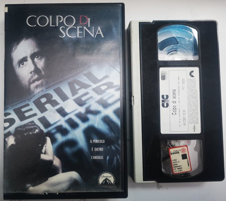 TeknoFilm - VHS – COLPO DI SCENA di Douglas Jackson (1996) - CIC (INEDITO IN DVD) TeknoFilm - VHS – COLPO DI SCENA di Douglas Jackson (1996) - CIC (INEDITO IN DVD)