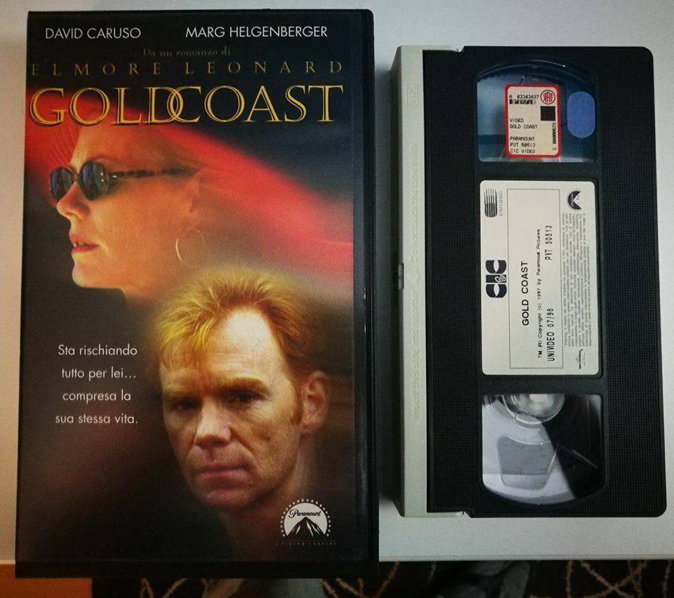 TeknoFilm - VHS – GOLDCOAST di Peter Weller (1997) - CIC (INEDITO IN DVD) TeknoFilm - VHS – GOLDCOAST di Peter Weller (1997) - CIC (INEDITO IN DVD)