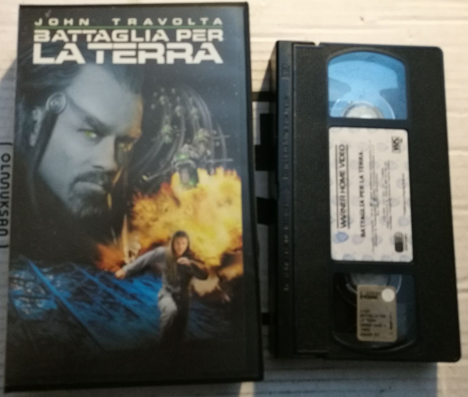 TeknoFilm – VHS – BATTAGLIA PER LA TERRA di Roger Christian (2000) - WARNER BROS TeknoFilm – VHS – BATTAGLIA PER LA TERRA di Roger Christian (2000) - WARNER BROS