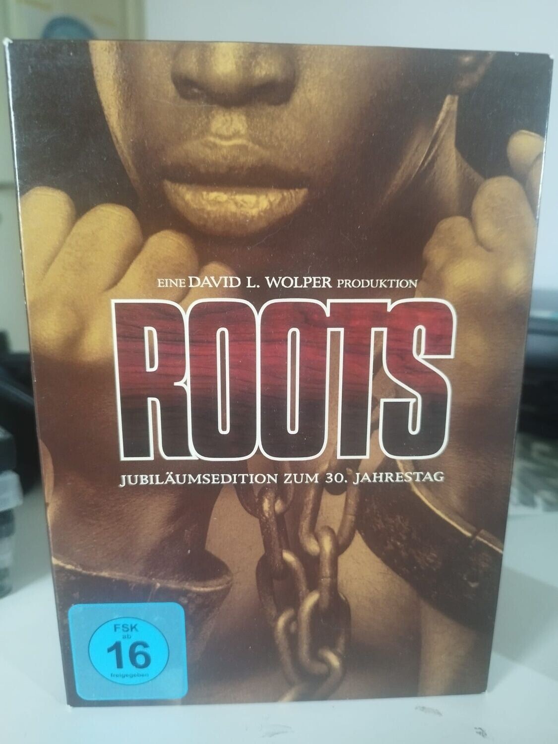 TeknoFilm - 4 DVD (Vers. Tedesca - Lingua Inglese) - ROOTS - RADICI (1977) - WARNER BROS TeknoFilm - 4 DVD (Vers. Tedesca - Lingua Inglese) - ROOTS - RADICI (1977) - WARNER BROS