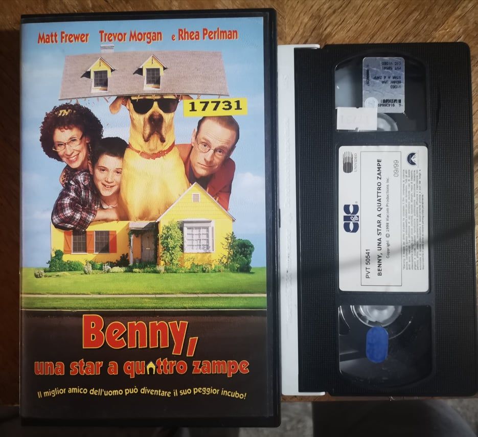 TeknoFilm - VHS – BENNY, UNA STELLA A QUATTRO ZAMPE di George Miller (1998) - CIC (INEDITO IN DVD) TeknoFilm - VHS – BENNY, UNA STELLA A QUATTRO ZAMPE di George Miller (1998) - CIC (INEDITO IN DVD)