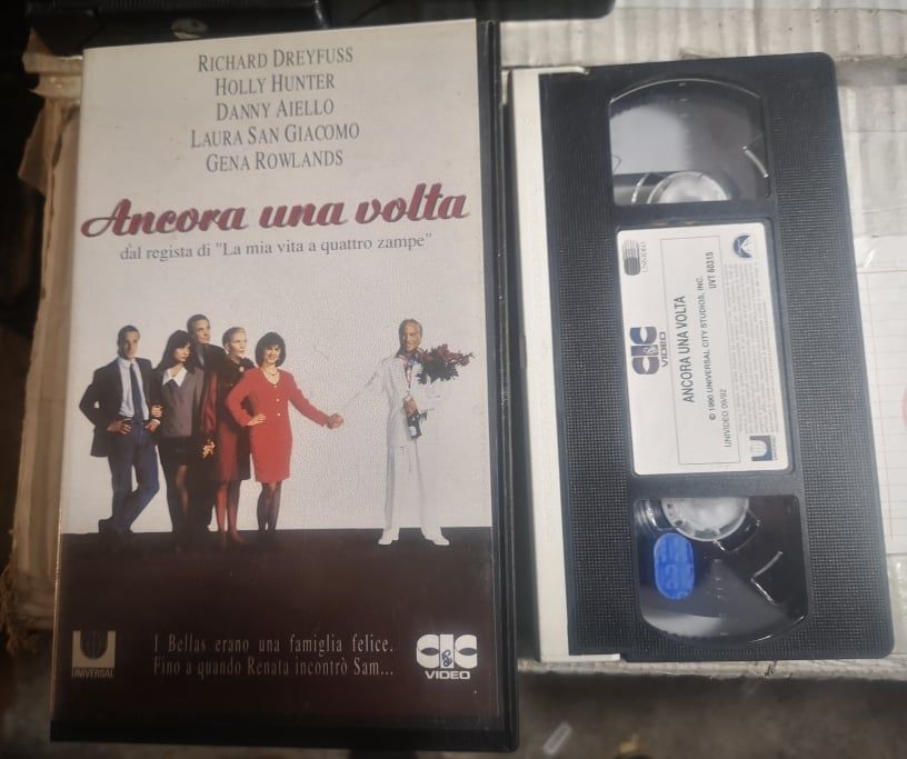 TeknoFilm - VHS – ANCORA UNA VOLTA di Lasse Hallstrom (1990) - CIC (INEDITO IN DVD) TeknoFilm - VHS – ANCORA UNA VOLTA di Lasse Hallstrom (1990) - CIC (INEDITO IN DVD)