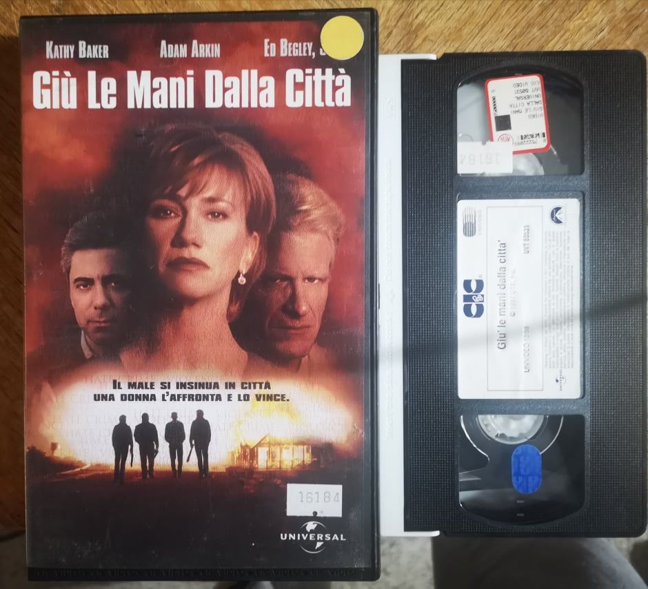 TeknoFilm - VHS – GIU' LE MANI DALLA CITTA' di Donald Wrye (1997) - CIC (INEDITO IN DVD) TeknoFilm - VHS – GIU' LE MANI DALLA CITTA' di Donald Wrye (1997) - CIC (INEDITO IN DVD)