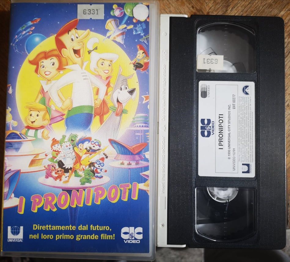 TeknoFilm - VHS – I PRONIPOTI di William Hanna e Joseph Barbera (1990) - CIC (INEDITO IN DVD) TeknoFilm - VHS – I PRONIPOTI di William Hanna e Joseph Barbera (1990) - CIC (INEDITO IN DVD)