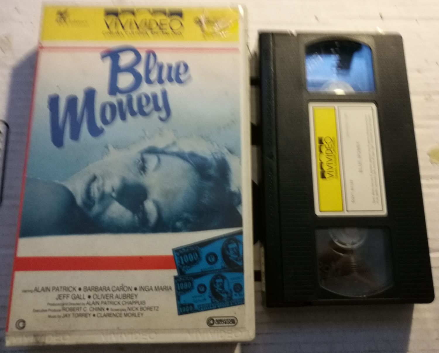 TeknoFilm – VHS – BLUE MONEY di Alain Patrick Chappuis (1972) - VIVIVIDEO (INEDITO IN DVD) TeknoFilm – VHS – BLUE MONEY di Alain Patrick Chappuis (1972) - VIVIVIDEO (INEDITO IN DVD)