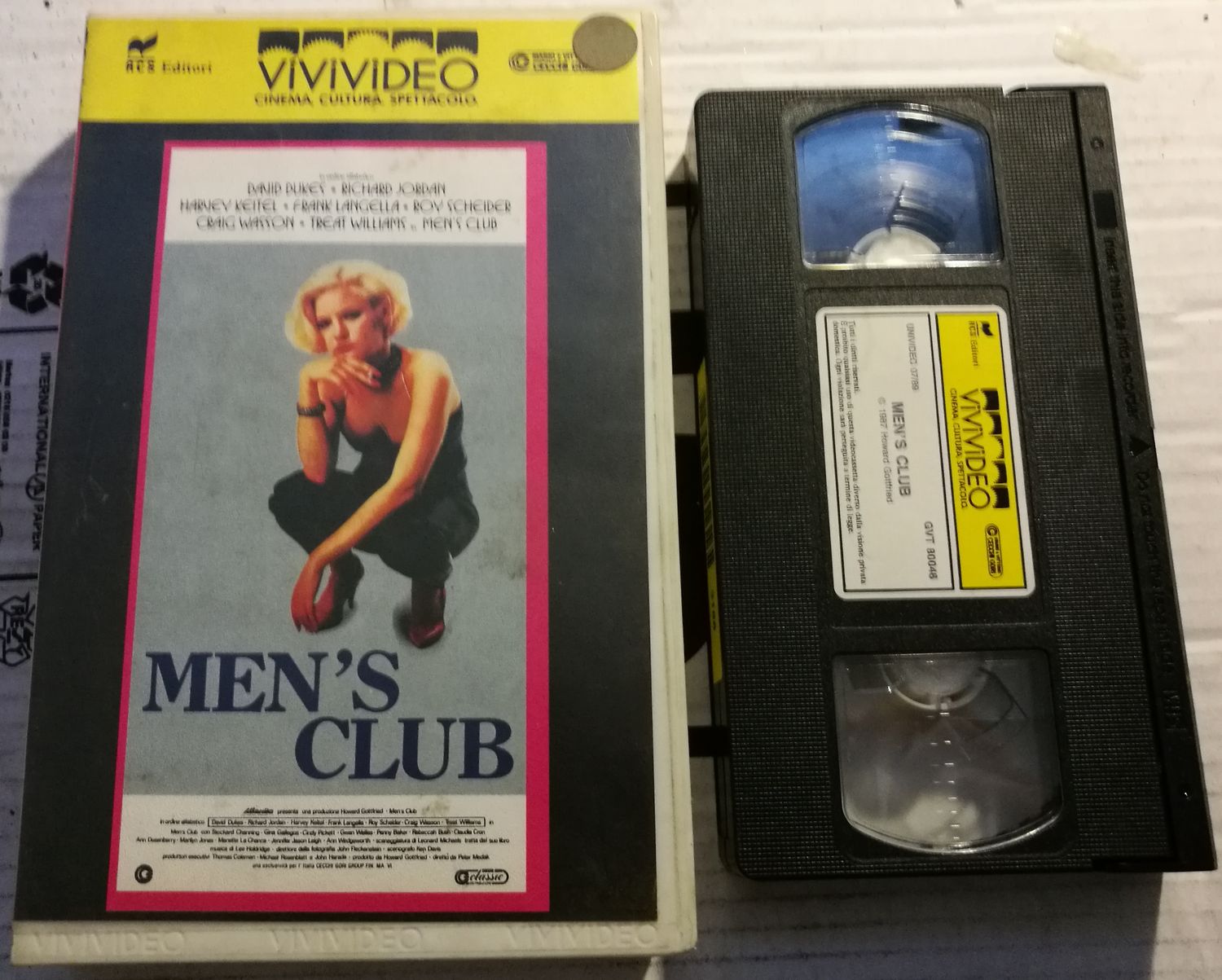 TeknoFilm – VHS – MEN'S CLUB - CLUB DI UOMINI di Peter Medak (1986) - VIVIVIDEO (INEDITO IN DVD) TeknoFilm – VHS – MEN'S CLUB - CLUB DI UOMINI di Peter Medak (1986) - VIVIVIDEO (INEDITO IN DVD)