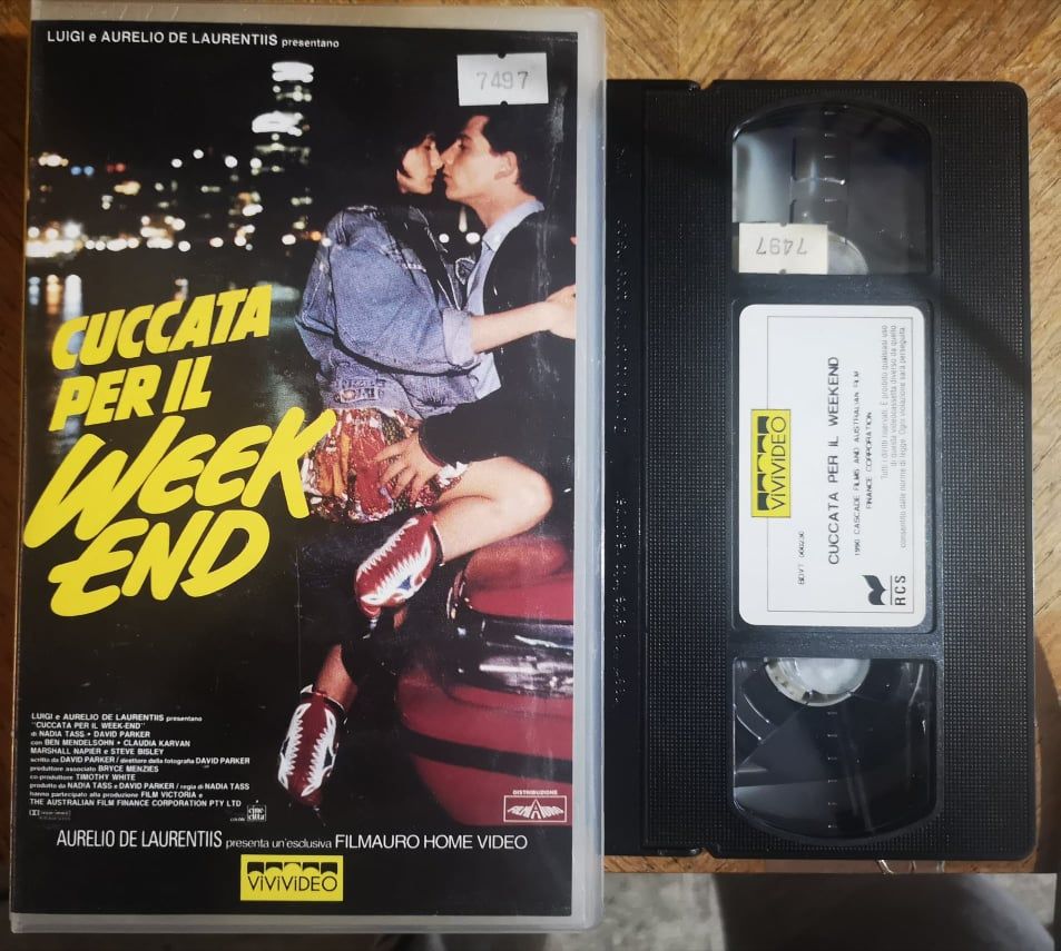 TeknoFilm – VHS – CUCCATA PER IL WEEKEND di Nadia Tass (1990) - VIVIVIDEO (INEDITO IN DVD) TeknoFilm – VHS – CUCCATA PER IL WEEKEND di Nadia Tass (1990) - VIVIVIDEO (INEDITO IN DVD)