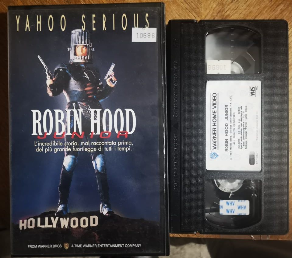TeknoFilm – VHS – ROBIN HOOD JUNIOR di Yahoo Serious (1993) - WARNER BROS (INEDITO IN DVD) TeknoFilm – VHS – ROBIN HOOD JUNIOR di Yahoo Serious (1993) - WARNER BROS (INEDITO IN DVD)