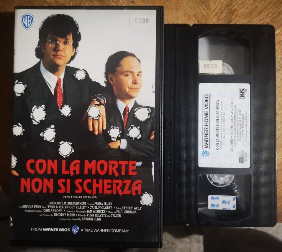 TeknoFilm – VHS – CON LA MORTE NON SI SCHERZA di Arthur Penn (1989) - WARNER BROS (INEDITO IN DVD) TeknoFilm – VHS – CON LA MORTE NON SI SCHERZA di Arthur Penn (1989) - WARNER BROS (INEDITO IN DVD)