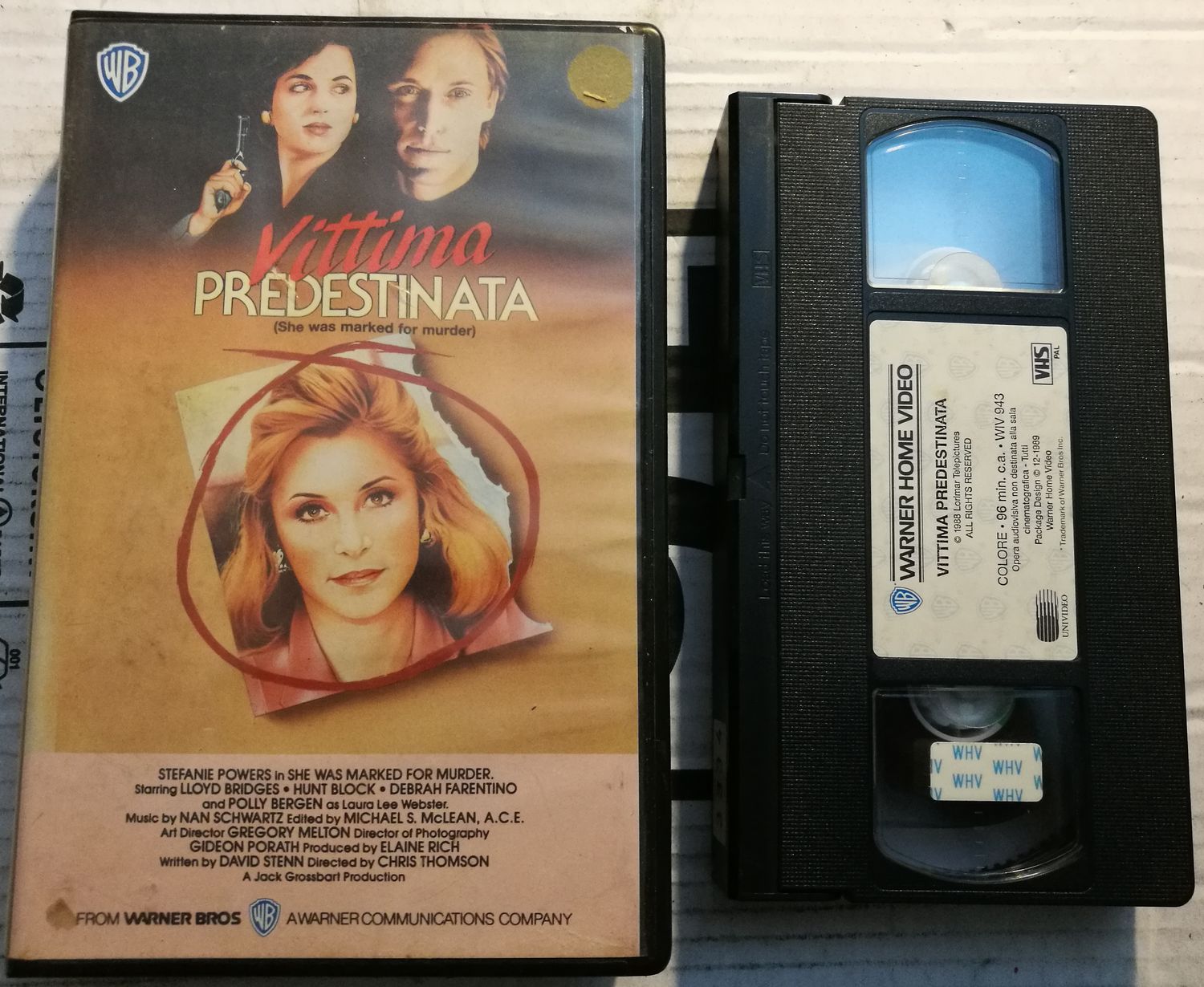 TeknoFilm – VHS – VITTIMA PREDESTINATA di Chris Thomson e Charles Thomson (1988) - WARNER BROS (INEDITO IN DVD) TeknoFilm – VHS – VITTIMA PREDESTINATA di Chris Thomson e Charles Thomson (1988) - WARNER BROS (INEDITO IN DVD)