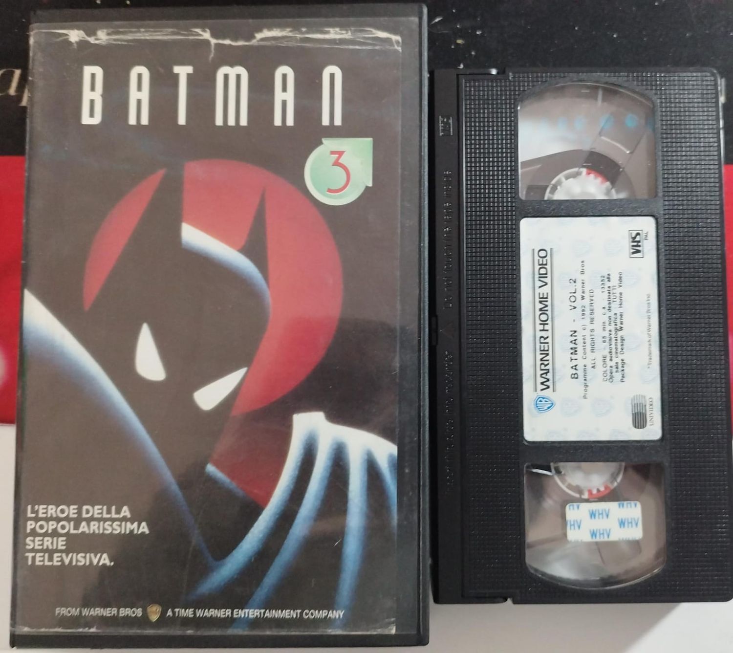 TeknoFilm – VHS – BATMAN Volume 3 (3 Episodi) - (1992) - WARNER BROS (INEDITO IN DVD) TeknoFilm – VHS – BATMAN Volume 3 (3 Episodi) - (1992) - WARNER BROS (INEDITO IN DVD)