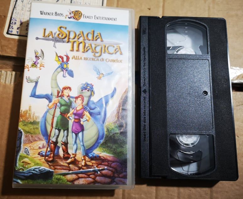 TeknoFilm – VHS – LA SPADA MAGICA - ALLA RICERCA DI CAMELOT di Frederik Du Chau (1998) - WARNER BROS