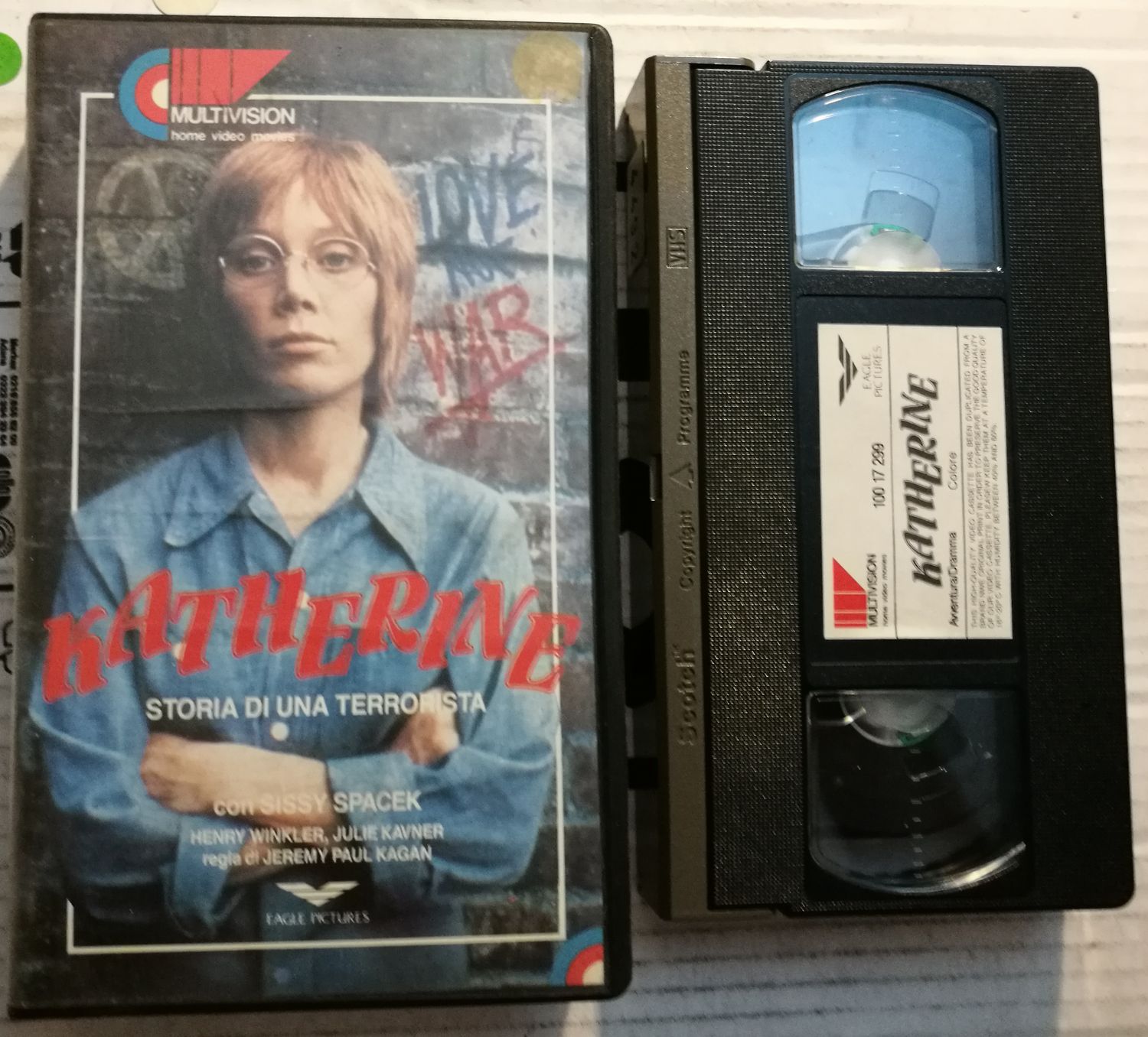 TeknoFilm – VHS – KATHERINE - STORIA DI UNA TERRORISTA di Jeremy Paul Kagan (1975) - MULTIVISION (INEDITO IN DVD)