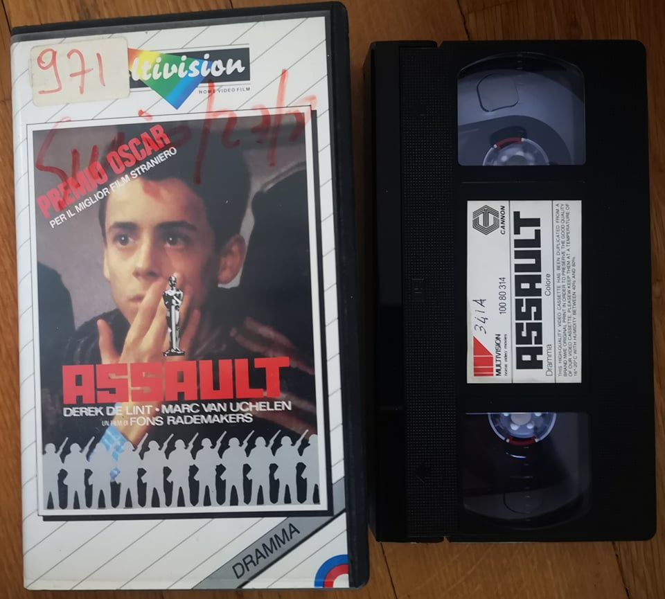 TeknoFilm – VHS – ASSAULT di Fons Rademakers (1986) - MULTIVISION (INEDITO IN DVD) TeknoFilm – VHS – ASSAULT di Fons Rademakers (1986) - MULTIVISION (INEDITO IN DVD)
