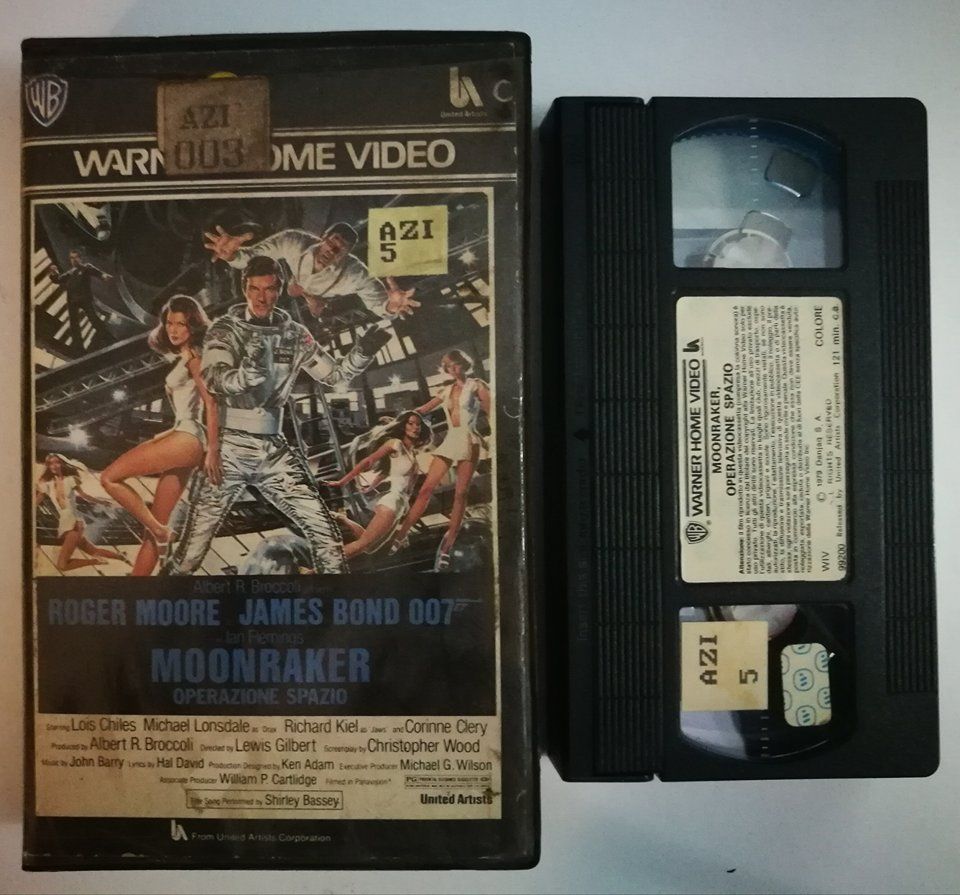 TeknoFilm – VHS – Agente 007 - MOONRAKER OPERAZIONE SPAZIO di Lewis Gilbert (1979) - WARNER BROS TeknoFilm – VHS – Agente 007 - MOONRAKER OPERAZIONE SPAZIO di Lewis Gilbert (1979) - WARNER BROS