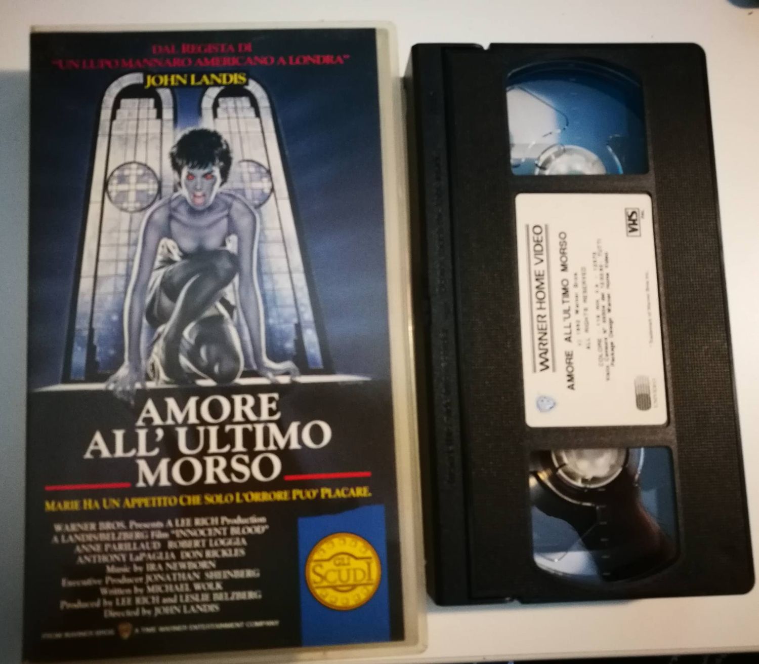 TeknoFilm – VHS – AMORE ALL'ULTIMO MORSO di John Landis (1992) - WARNER BROS TeknoFilm – VHS – AMORE ALL'ULTIMO MORSO di John Landis (1992) - WARNER BROS