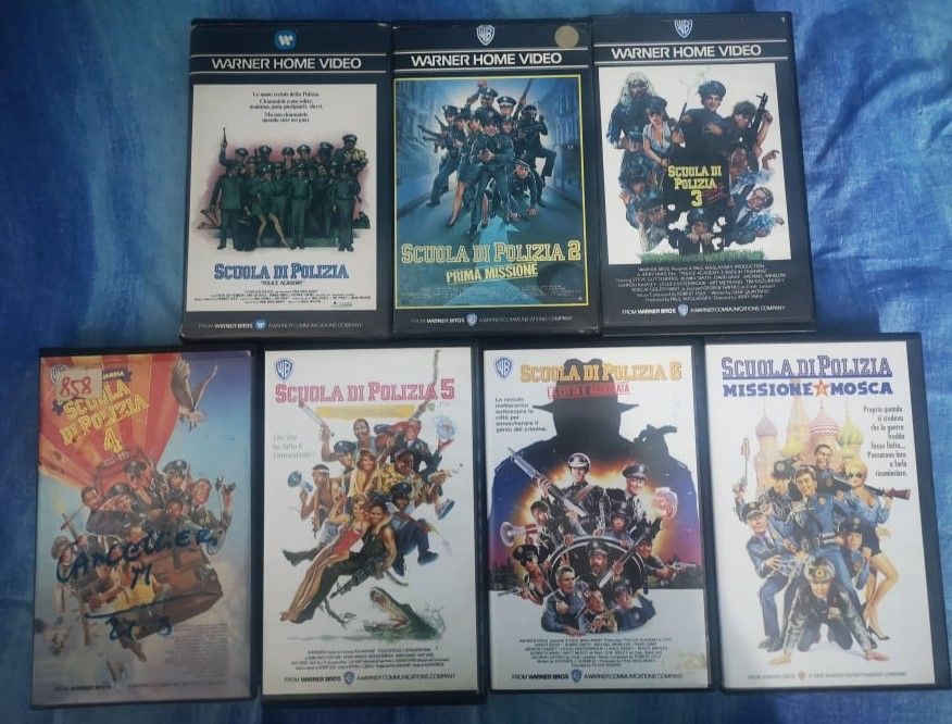 TeknoFilm – 7 VHS – SCUOLA DI POLIZIA 1, 2, 3, 4, 5, 6, 7 (1984) - WARNER BROS TeknoFilm – 7 VHS – SCUOLA DI POLIZIA 1, 2, 3, 4, 5, 6, 7 (1984) - WARNER BROS