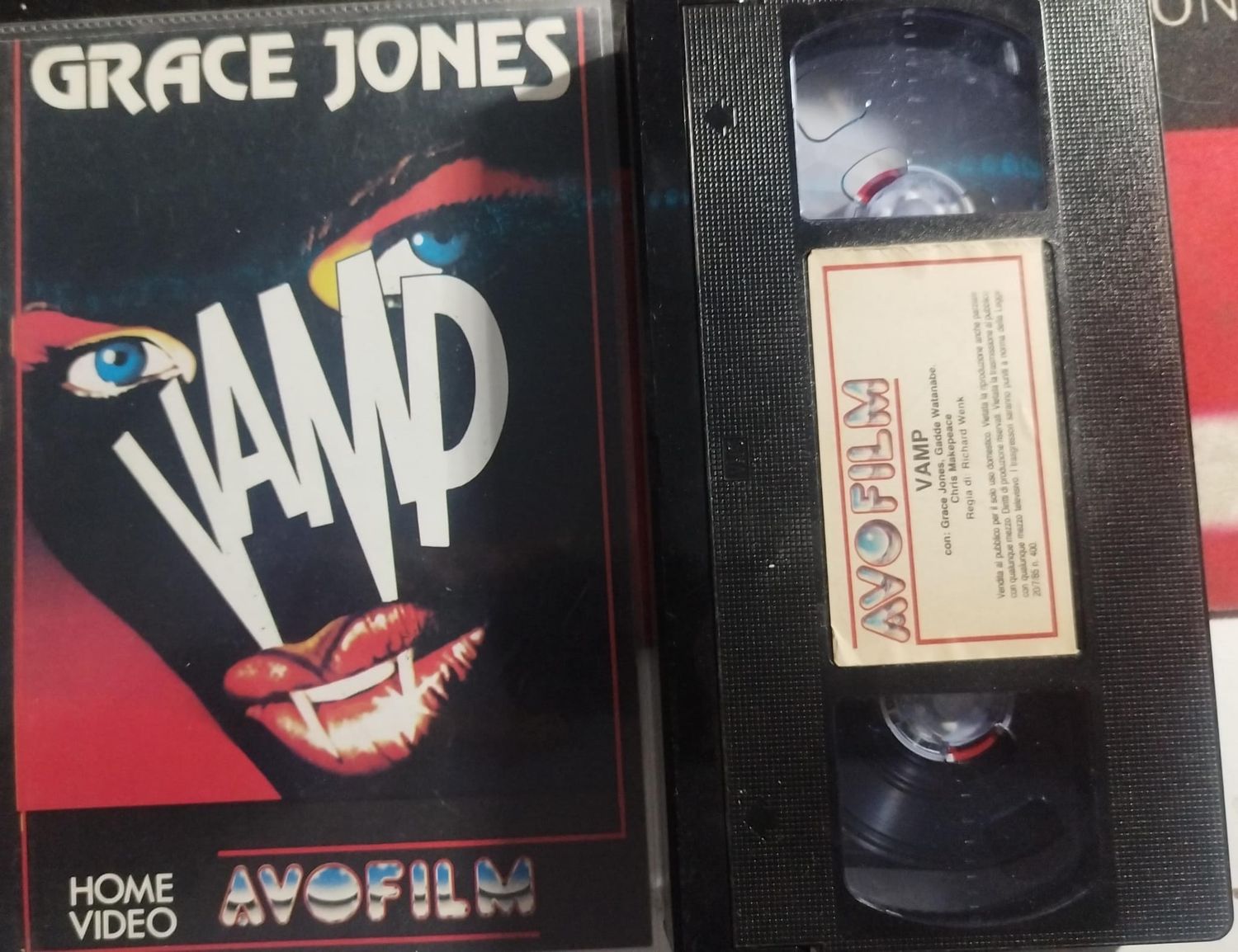 TeknoFilm - VHS – VAMP di Richard Wenk (1986) - AVOFILM TeknoFilm - VHS – VAMP di Richard Wenk (1986) - AVOFILM