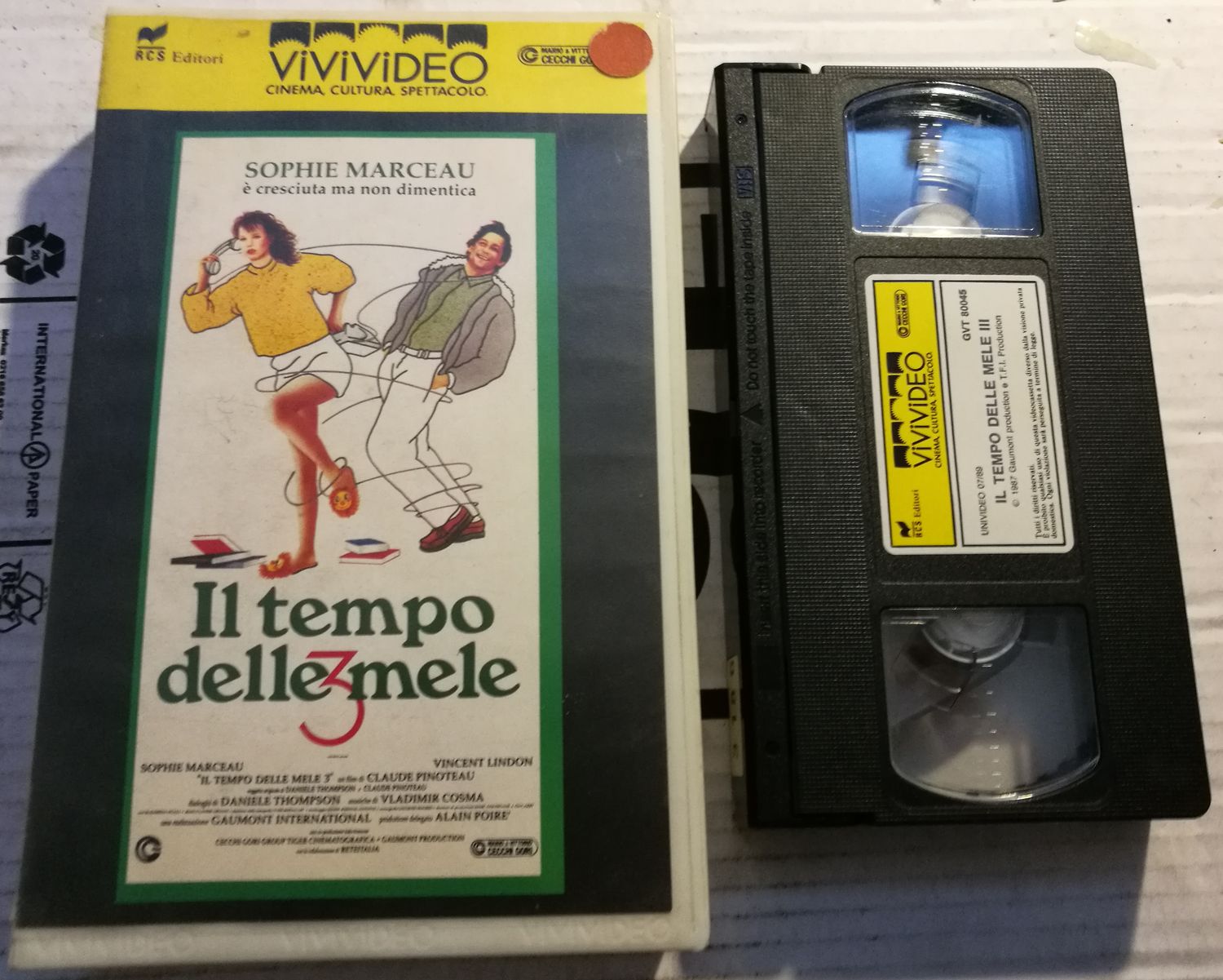 TeknoFilm - VHS – IL TEMPO DELLE MELE 3 di Claude Pinoteau (1988) - VIVIVIDEO TeknoFilm - VHS – IL TEMPO DELLE MELE 3 di Claude Pinoteau (1988) - VIVIVIDEO
