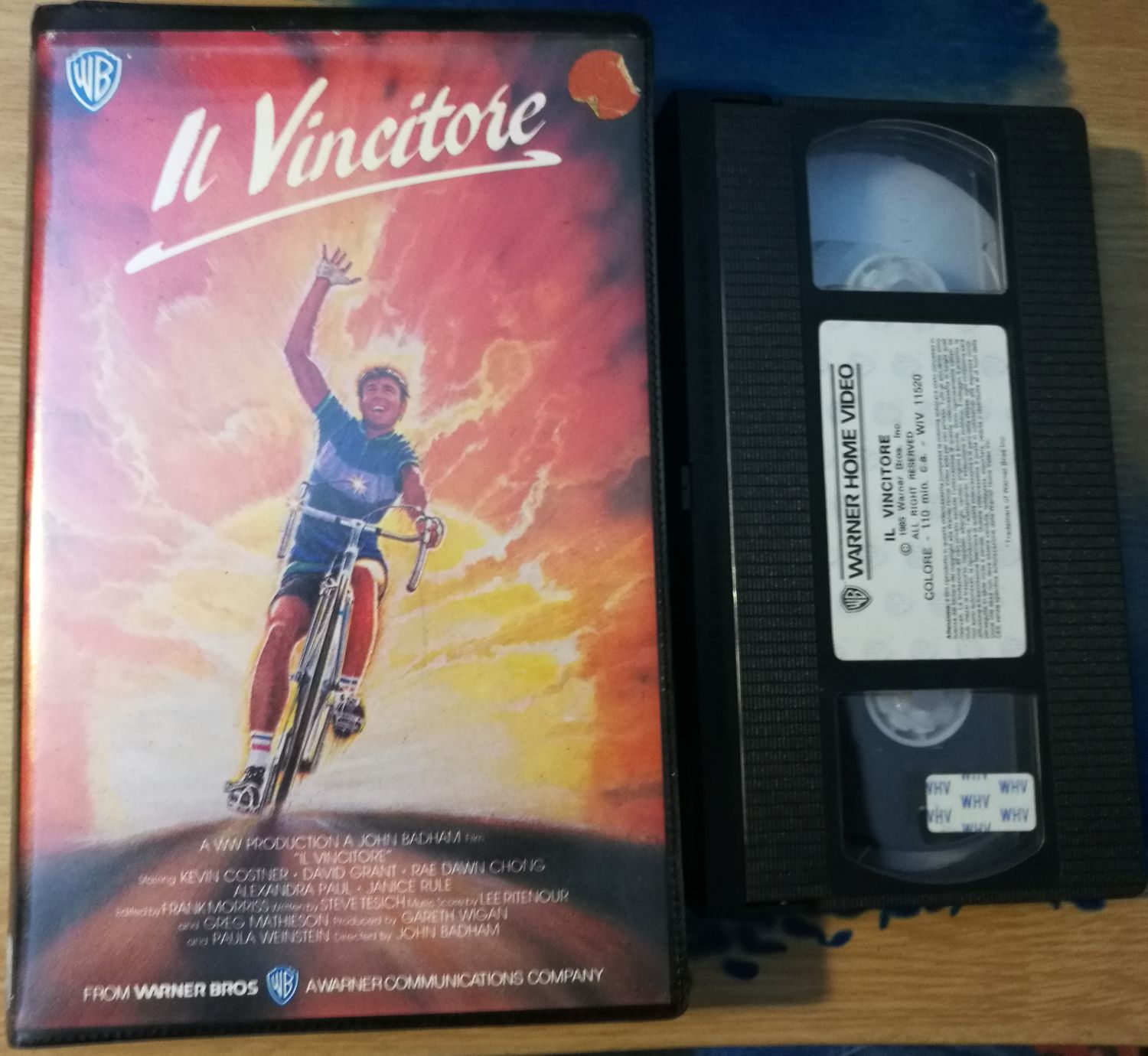 TeknoFilm - VHS - IL VINCITORE di John Badham (1985) - WARNER BROS TeknoFilm - VHS - IL VINCITORE di John Badham (1985) - WARNER BROS