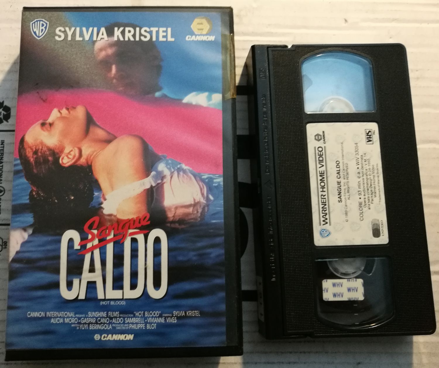 TeknoFilm - VHS - SANGUE CALDO di Philippe Blot (1989) - WARNER BROS (INEDITO IN DVD) TeknoFilm - VHS - SANGUE CALDO di Philippe Blot (1989) - WARNER BROS (INEDITO IN DVD)