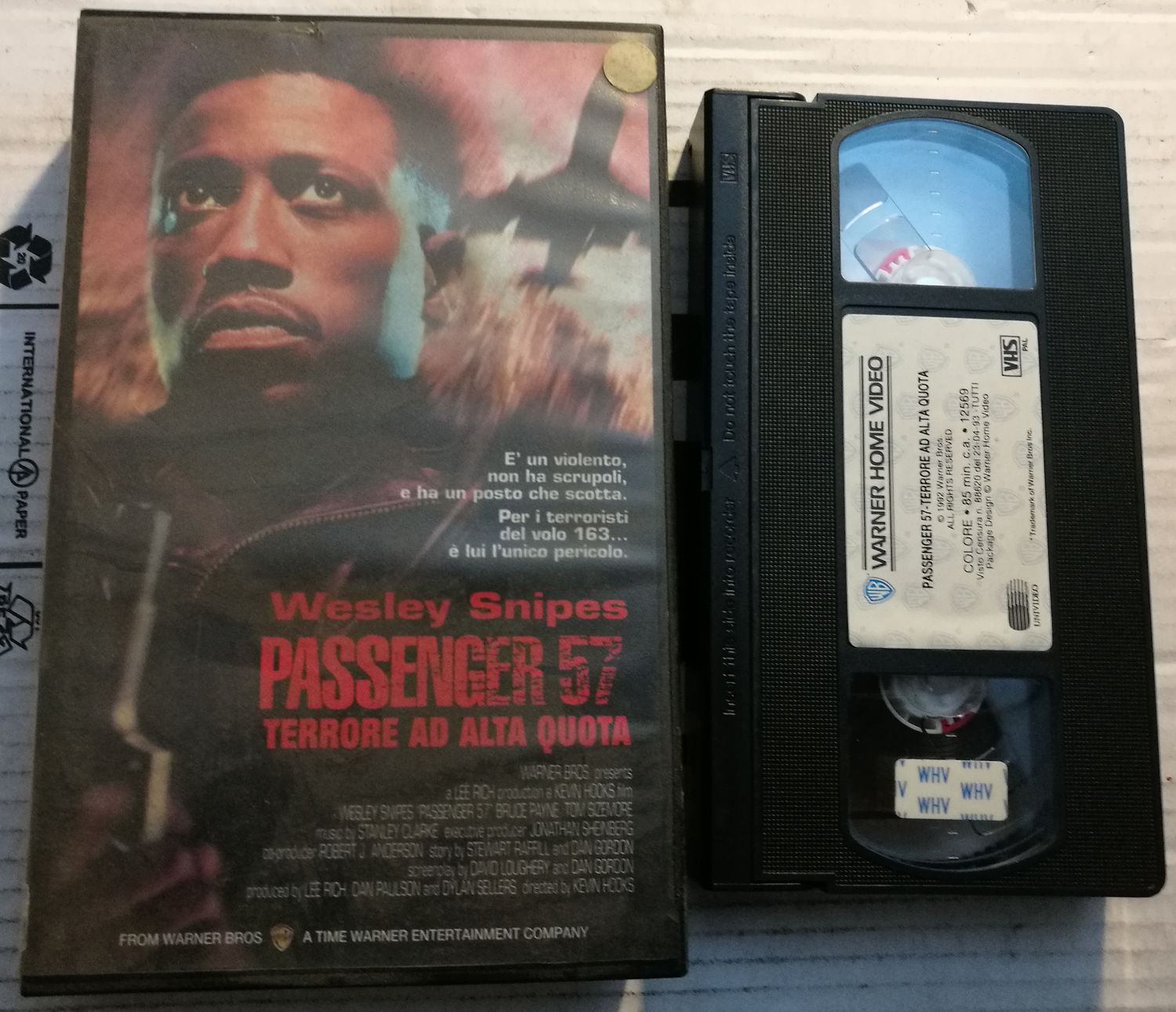 TeknoFilm - VHS - PASSENGER 57 - TERRORE AD ALTA QUOTA di Kevin Hooks (1992) - WARNER BROS TeknoFilm - VHS - PASSENGER 57 - TERRORE AD ALTA QUOTA di Kevin Hooks (1992) - WARNER BROS