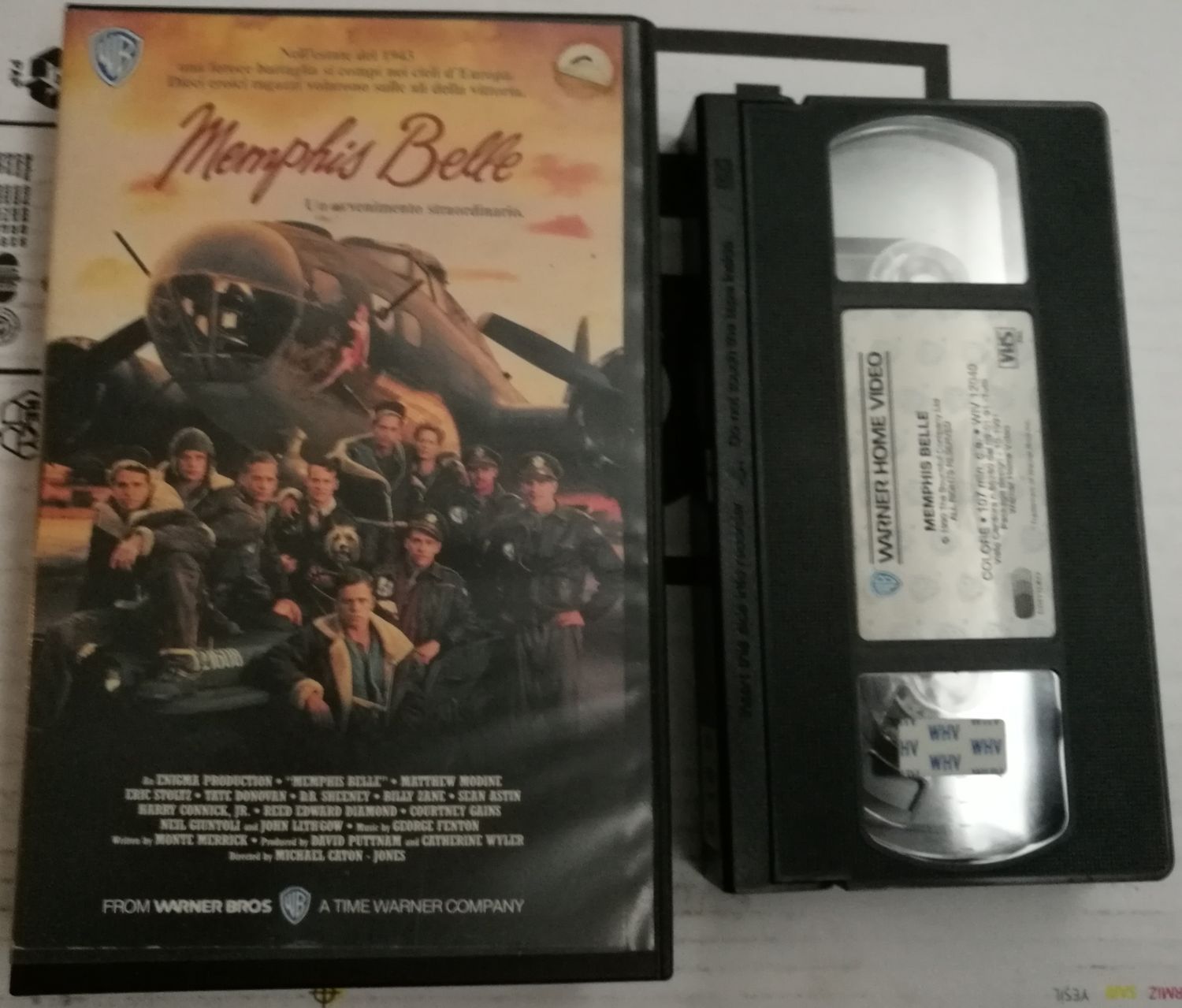 TeknoFilm - VHS - MEMPHIS BELLE di Michael Caton-Jones (1990) - WARNER BROS TeknoFilm - VHS - MEMPHIS BELLE di Michael Caton-Jones (1990) - WARNER BROS