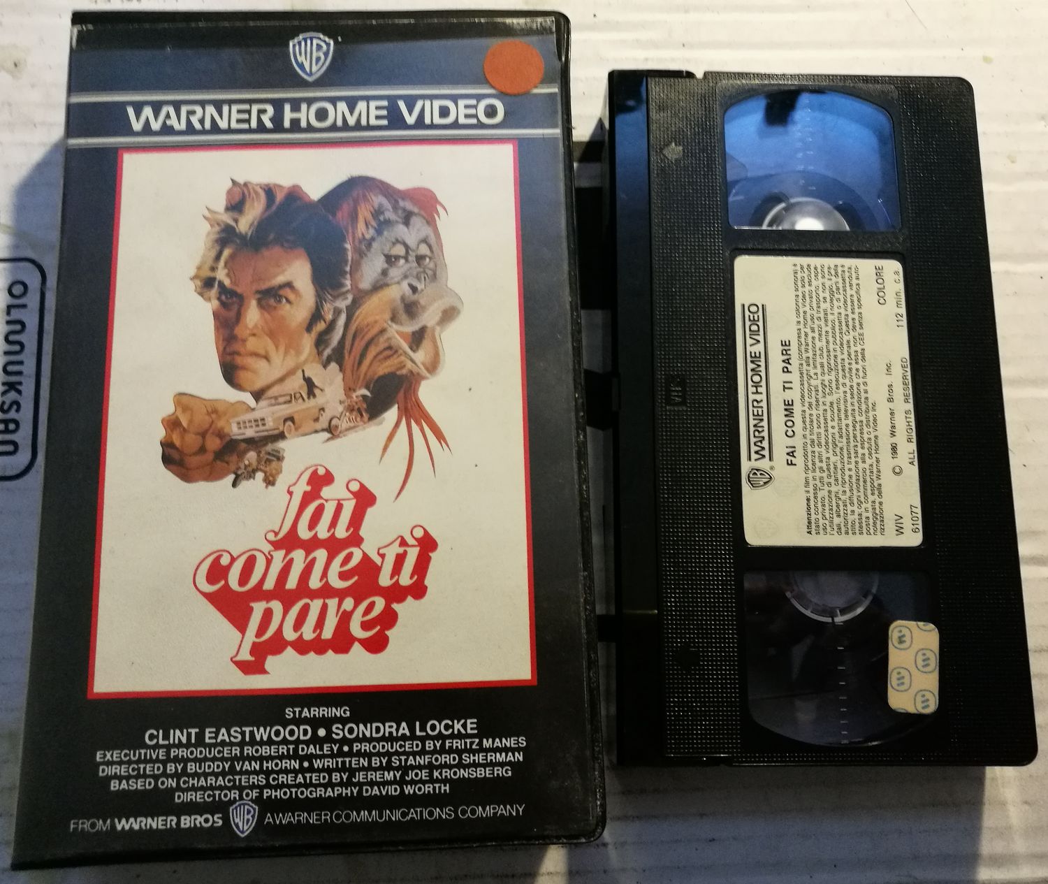 TeknoFilm - VHS - FAI COME TI PARE di Buddy Van Horn (1980) - WARNER BROS TeknoFilm - VHS - FAI COME TI PARE di Buddy Van Horn (1980) - WARNER BROS