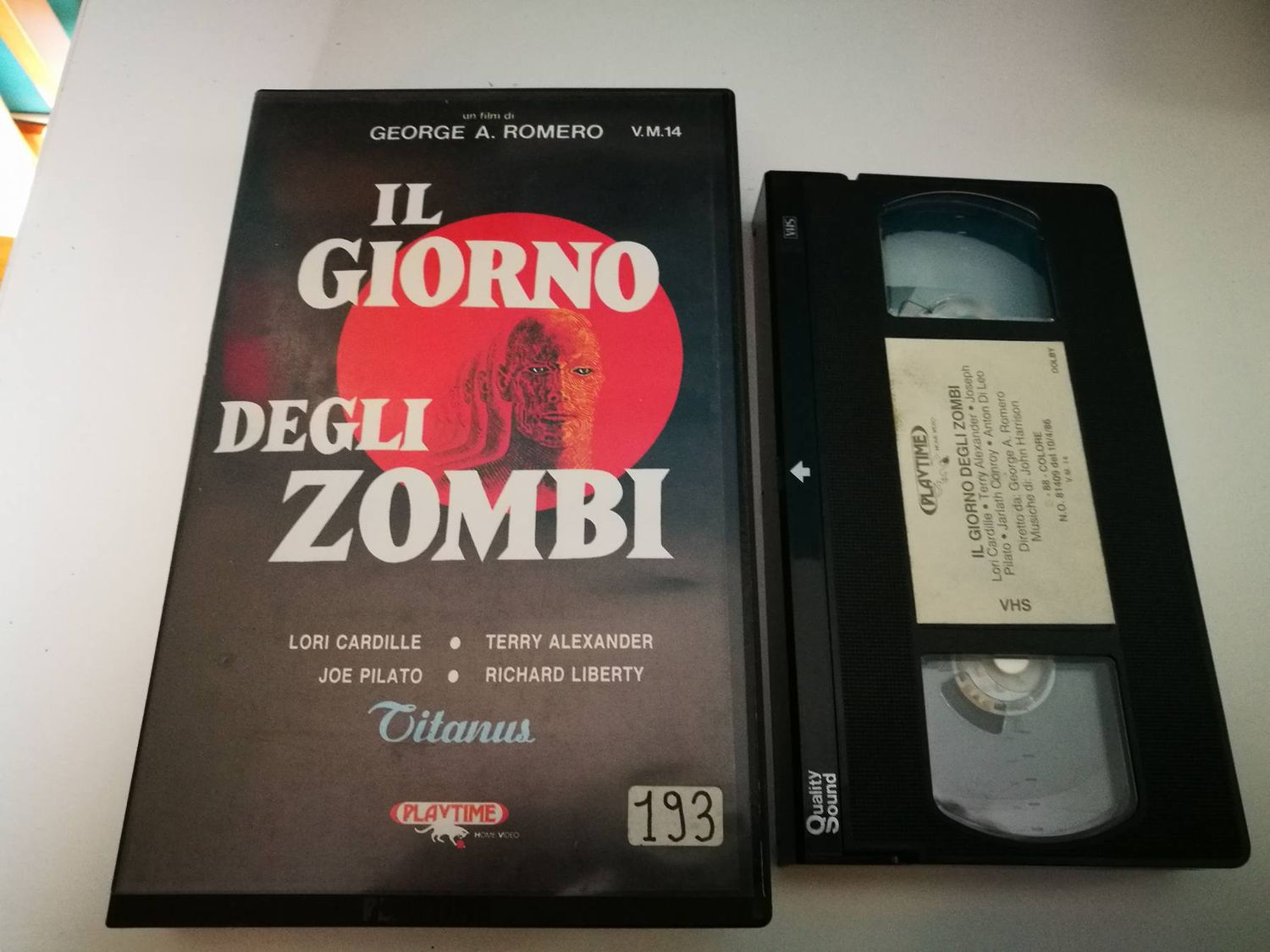 TeknoFilm - VHS - IL GIORNO DEGLI ZOMBI di George A. Romero (1985) - PLAYTIME TeknoFilm - VHS - IL GIORNO DEGLI ZOMBI di George A. Romero (1985) - PLAYTIME