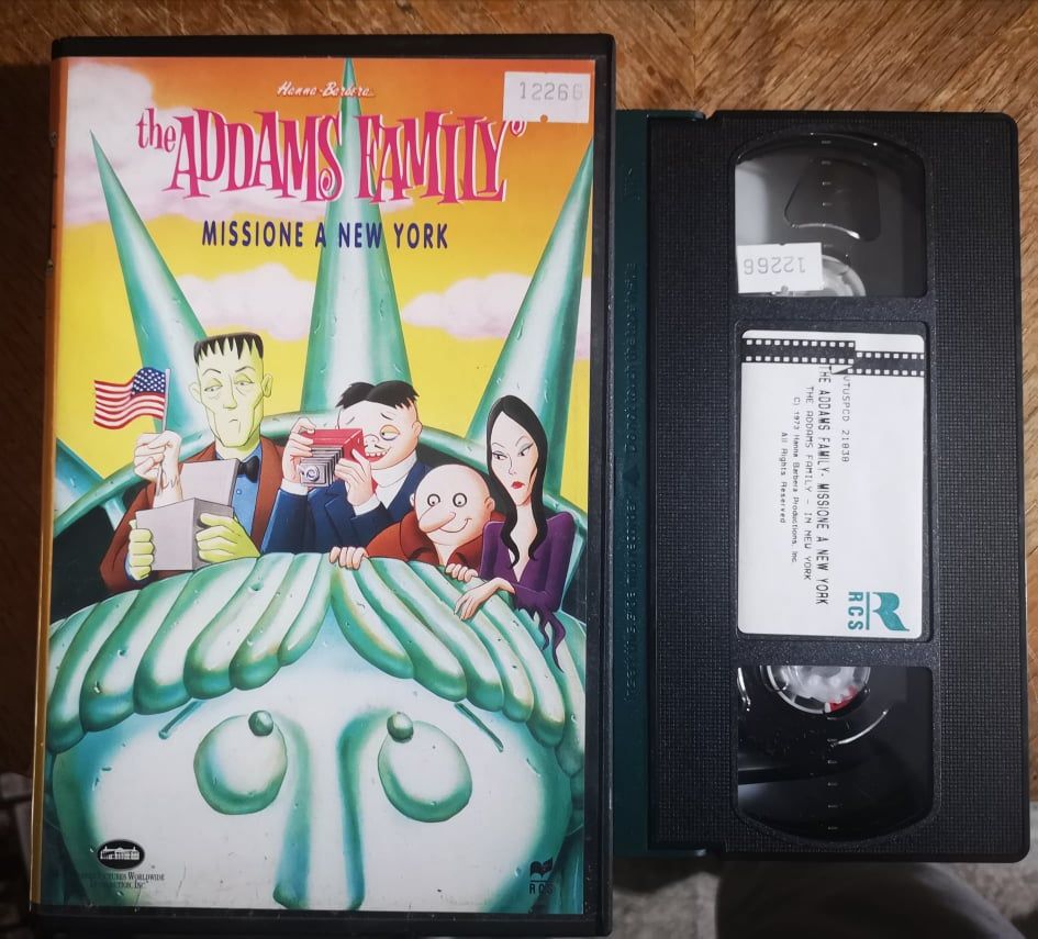 TeknoFilm - VHS – Cartone Animato THE ADDAMS FAMILY - MISSIONE A NEW YORK di Charles A. Nichols (1973) - RCS (INEDITO IN DVD) TeknoFilm - VHS – Cartone Animato THE ADDAMS FAMILY - MISSIONE A NEW YORK di Charles A. Nichols (1973) - RCS (INEDITO IN DVD)