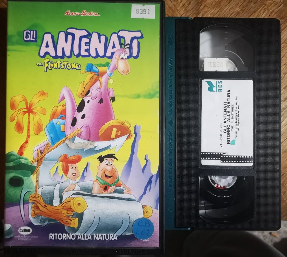 TeknoFilm - VHS – THE FLINTSTONES - GLI ANTENATI - RITORNO ALLA NATURA di William Hanna e Joseph Barbera (1960) - RCS (INEDITO IN DVD) TeknoFilm - VHS – THE FLINTSTONES - GLI ANTENATI - RITORNO ALLA NATURA di William Hanna e Joseph Barbera (1960) - RCS (INEDITO IN DVD)