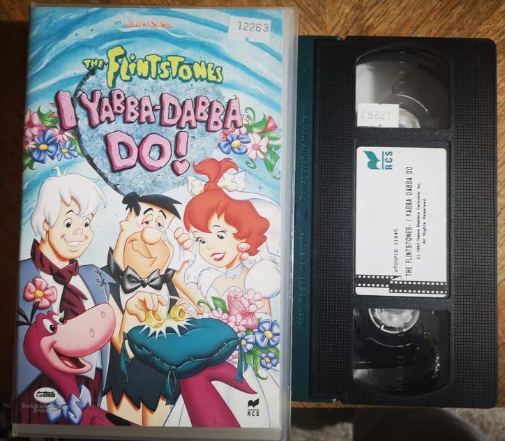 TeknoFilm - VHS – THE FLINTSTONES - I YABBA DABBA DO! di William Hanna e Joseph Barbera (1960) - RCS (INEDITO IN DVD) TeknoFilm - VHS – THE FLINTSTONES - I YABBA DABBA DO! di William Hanna e Joseph Barbera (1960) - RCS (INEDITO IN DVD)