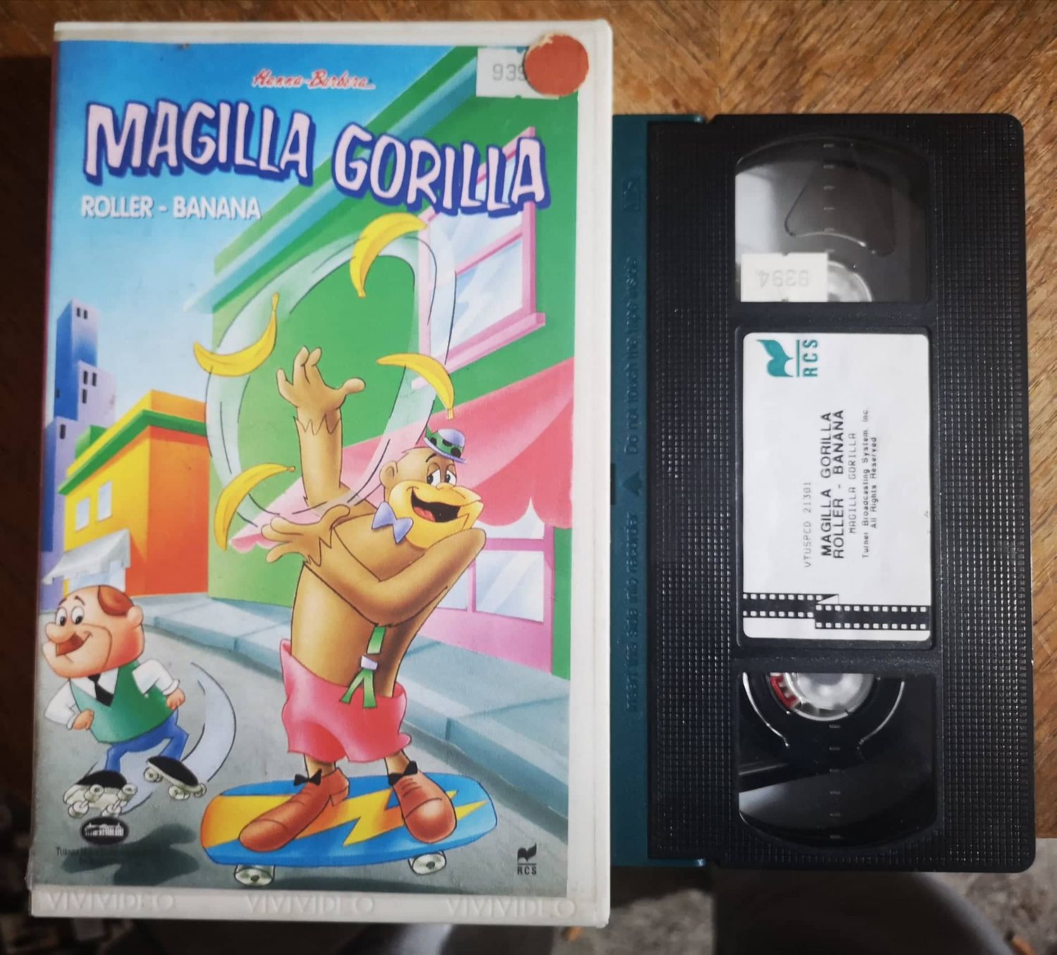 TeknoFilm - VHS – MAGILLA GORILLA - ROLLER BANANA di William Hanna e Joseph Barbera (1964) - RCS (INEDITO IN DVD) TeknoFilm - VHS – MAGILLA GORILLA - ROLLER BANANA di William Hanna e Joseph Barbera (1964) - RCS (INEDITO IN DVD)