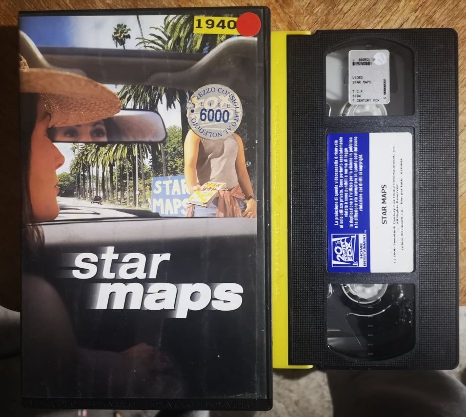 TeknoFilm - VHS – STAR MAPS di Miguel Arteta (1997) - 20TH CENTURY FOX (INEDITO IN DVD) TeknoFilm - VHS – STAR MAPS di Miguel Arteta (1997) - 20TH CENTURY FOX (INEDITO IN DVD)