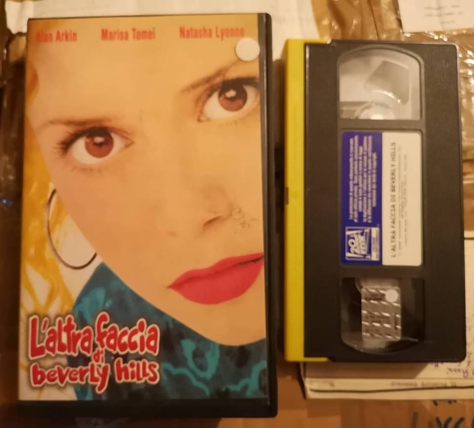 TeknoFilm - VHS – L'ALTRA FACCIA DI BEVERLY HILLS di Tamara Jenkins (1998) - 20TH CENTURY FOX TeknoFilm - VHS – L'ALTRA FACCIA DI BEVERLY HILLS di Tamara Jenkins (1998) - 20TH CENTURY FOX