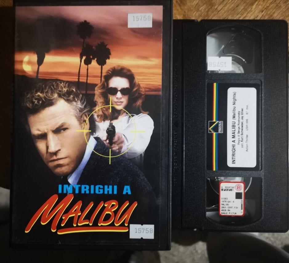 TeknoFilm - VHS – INTRIGHI A MALIBU di Serge Rodnunsky (1997) - 20TH CENTURY FOX (INEDITO IN DVD) TeknoFilm - VHS – INTRIGHI A MALIBU di Serge Rodnunsky (1997) - 20TH CENTURY FOX (INEDITO IN DVD)