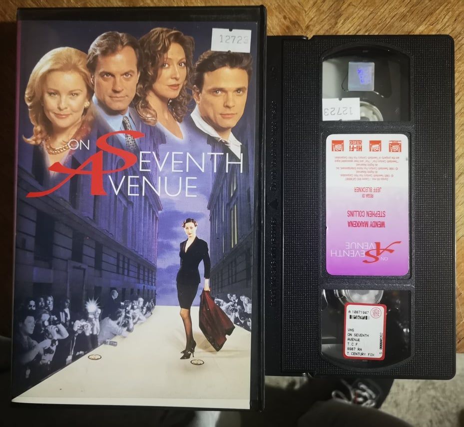 TeknoFilm - VHS – ON SEVENTH AVENUE di Jeff Bleckner (1996) - 20TH CENTURY FOX (INEDITO IN DVD) TeknoFilm - VHS – ON SEVENTH AVENUE di Jeff Bleckner (1996) - 20TH CENTURY FOX (INEDITO IN DVD)