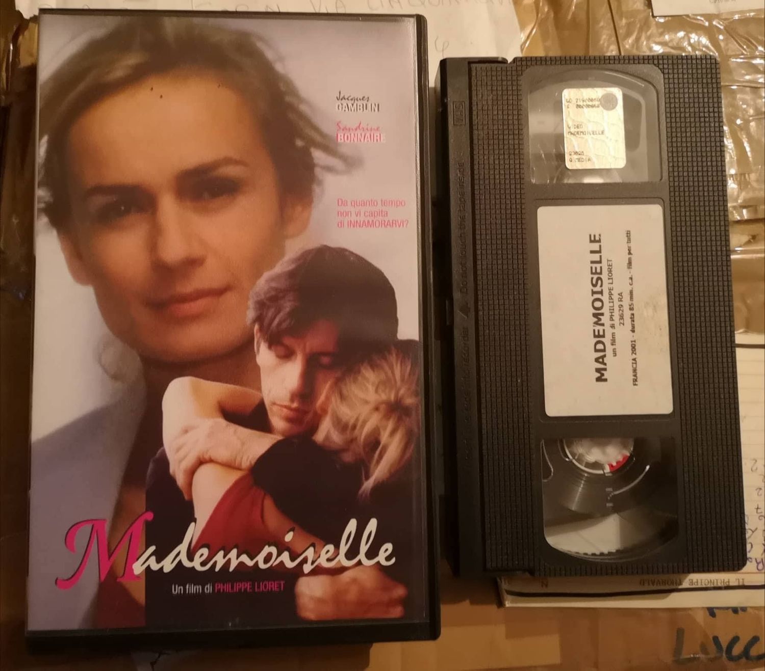 TeknoFilm - VHS – MADEMOISELLE di Philippe Lioret (2000) - 20TH CENTURY FOX (INEDITO IN DVD) TeknoFilm - VHS – MADEMOISELLE di Philippe Lioret (2000) - 20TH CENTURY FOX (INEDITO IN DVD)