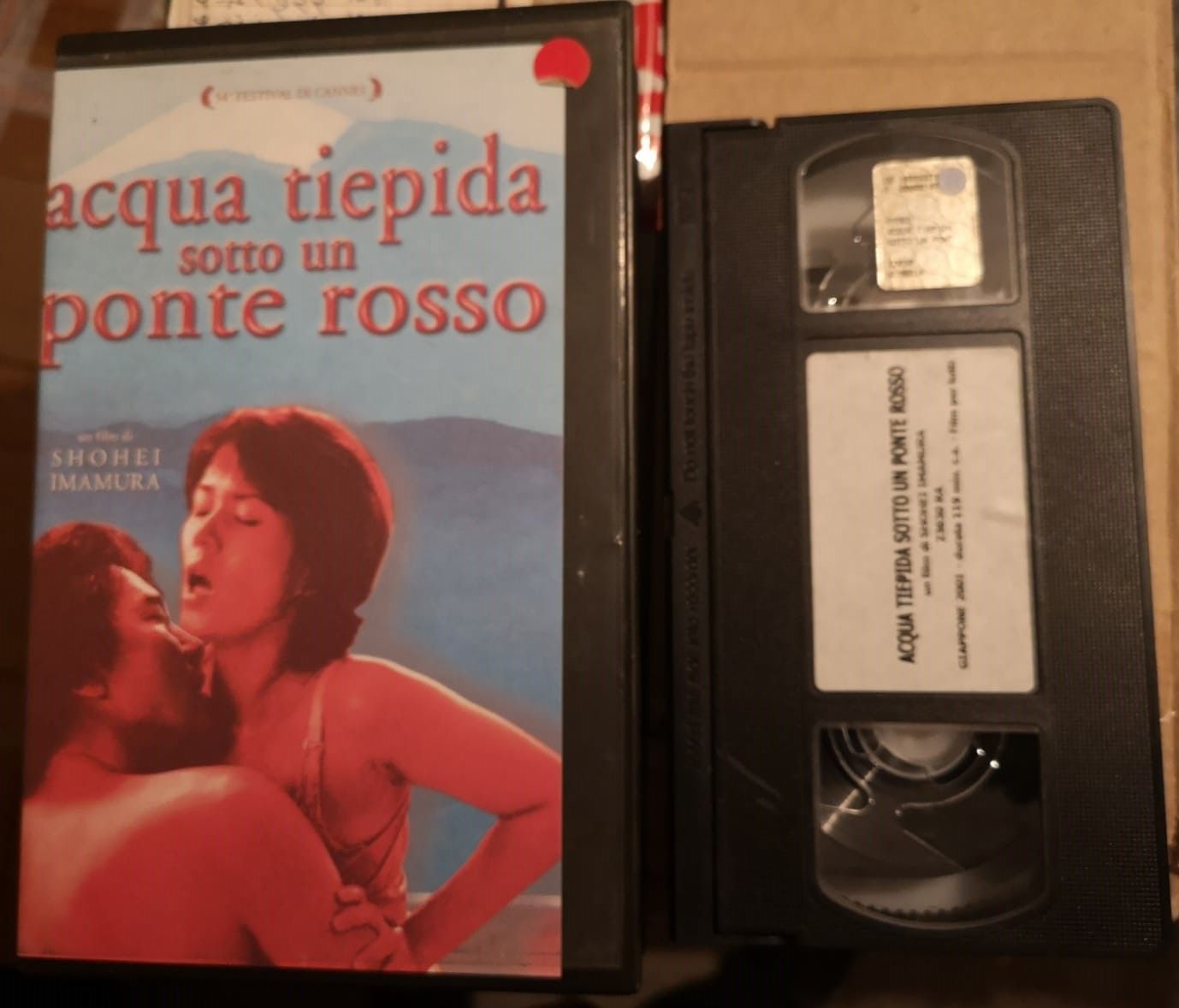 TeknoFilm - VHS – ACQUA TIEPIDA SOTTO UN PONTE ROSSO di Shōhei Imamura (2001) - 20TH CENTURY FOX (INEDITO IN DVD) TeknoFilm - VHS – ACQUA TIEPIDA SOTTO UN PONTE ROSSO di Shōhei Imamura (2001) - 20TH CENTURY FOX (INEDITO IN DVD)