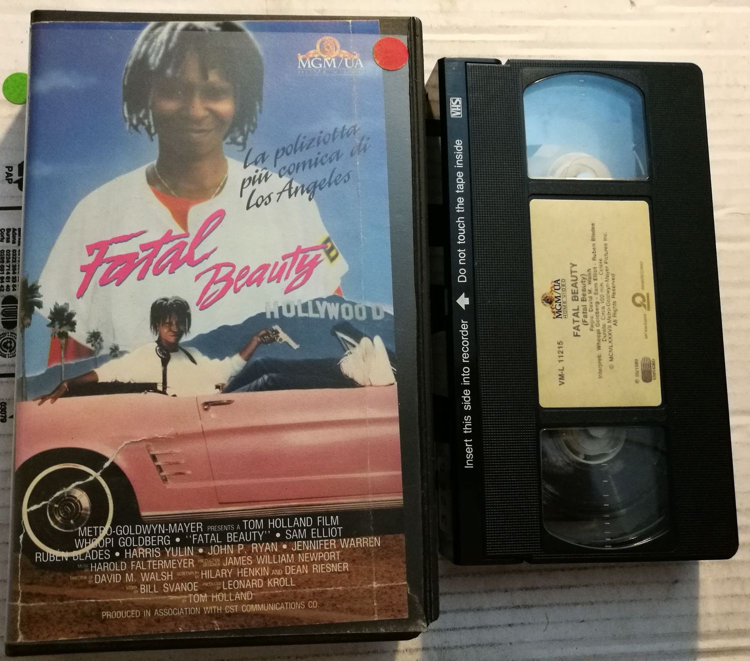 TeknoFilm - VHS – FATAL BEAUTY di Tom Holland (1987) - MGM (INEDITO IN DVD) TeknoFilm - VHS – FATAL BEAUTY di Tom Holland (1987) - MGM (INEDITO IN DVD)