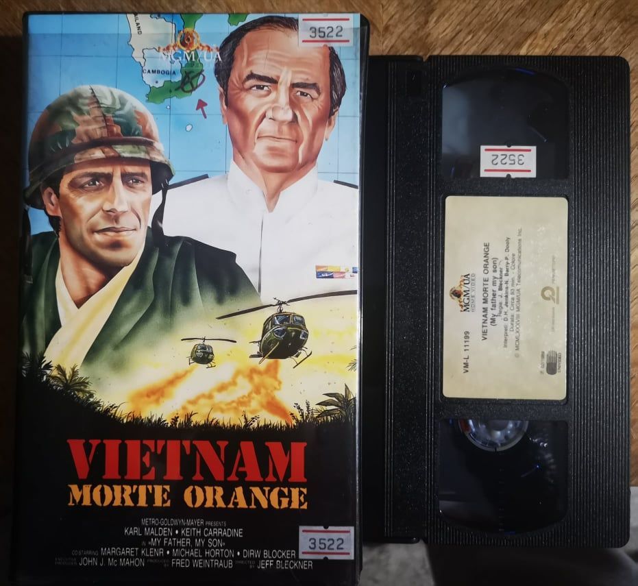 TeknoFilm - VHS – VIETNAM MORTE ORANGE di Jeff Bleckner (1988) - MGM (INEDITO IN DVD) TeknoFilm - VHS – VIETNAM MORTE ORANGE di Jeff Bleckner (1988) - MGM (INEDITO IN DVD)