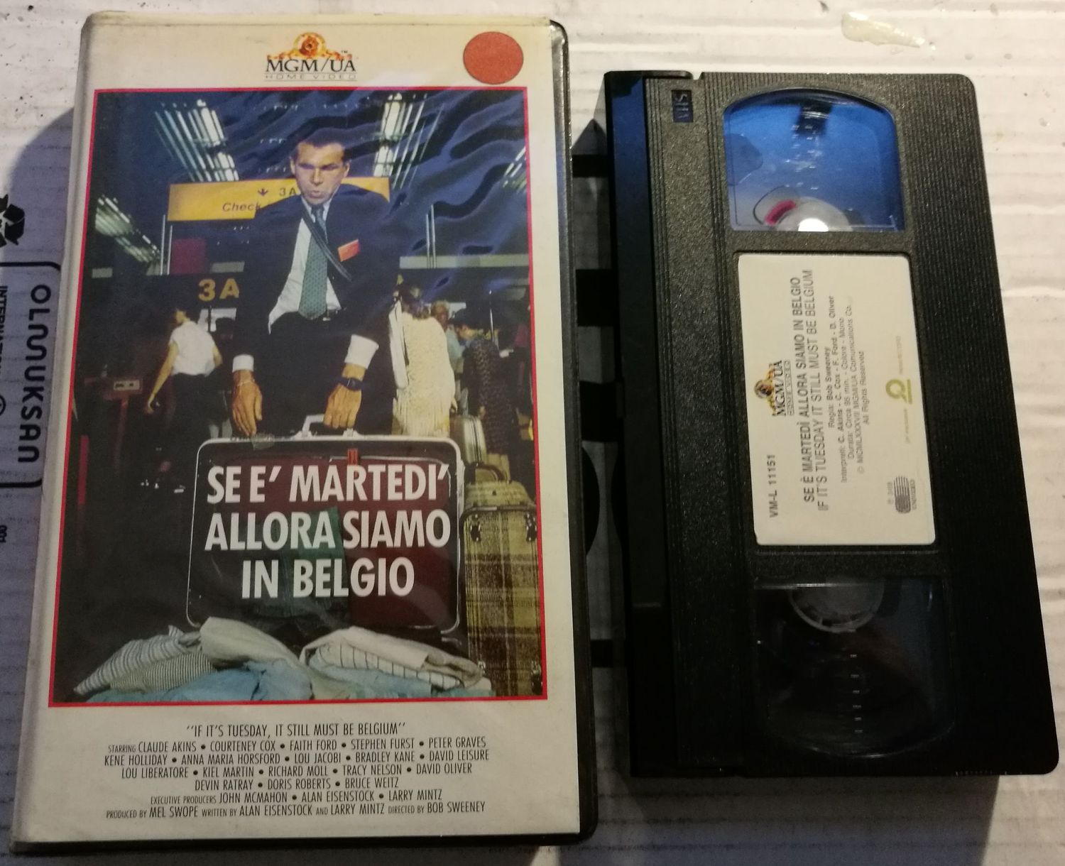 TeknoFilm - VHS – SE E' MARTEDI' ALLORA SIAMO IN BELGIO di Mel Stuart (1969) - MGM (INEDITO IN DVD) TeknoFilm - VHS – SE E' MARTEDI' ALLORA SIAMO IN BELGIO di Mel Stuart (1969) - MGM (INEDITO IN DVD)