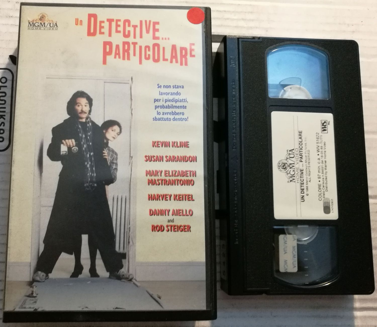 TeknoFilm - VHS – UN DETECTIVE PARTICOLARE di Pat O'Connor (1989) - MGM