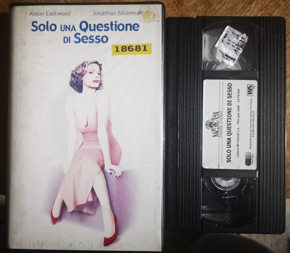 TeknoFilm - VHS – SOLO UNA QUESTIONE DI SESSO di Rick Rosenthal (1998) - MGM (INEDITO IN DVD) TeknoFilm - VHS – SOLO UNA QUESTIONE DI SESSO di Rick Rosenthal (1998) - MGM (INEDITO IN DVD)