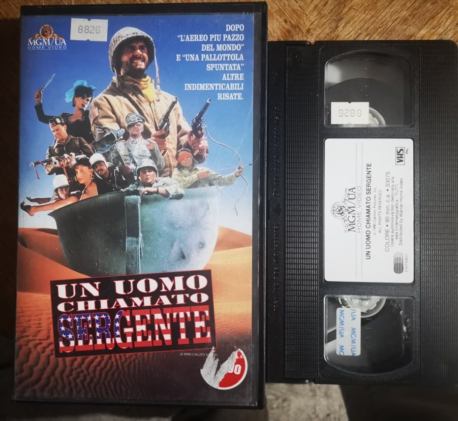 TeknoFilm - VHS – UN UOMO CHIAMATO SERGENTE di Stuart Gillard (1990) - MGM (INEDITO IN DVD) TeknoFilm - VHS – UN UOMO CHIAMATO SERGENTE di Stuart Gillard (1990) - MGM (INEDITO IN DVD)