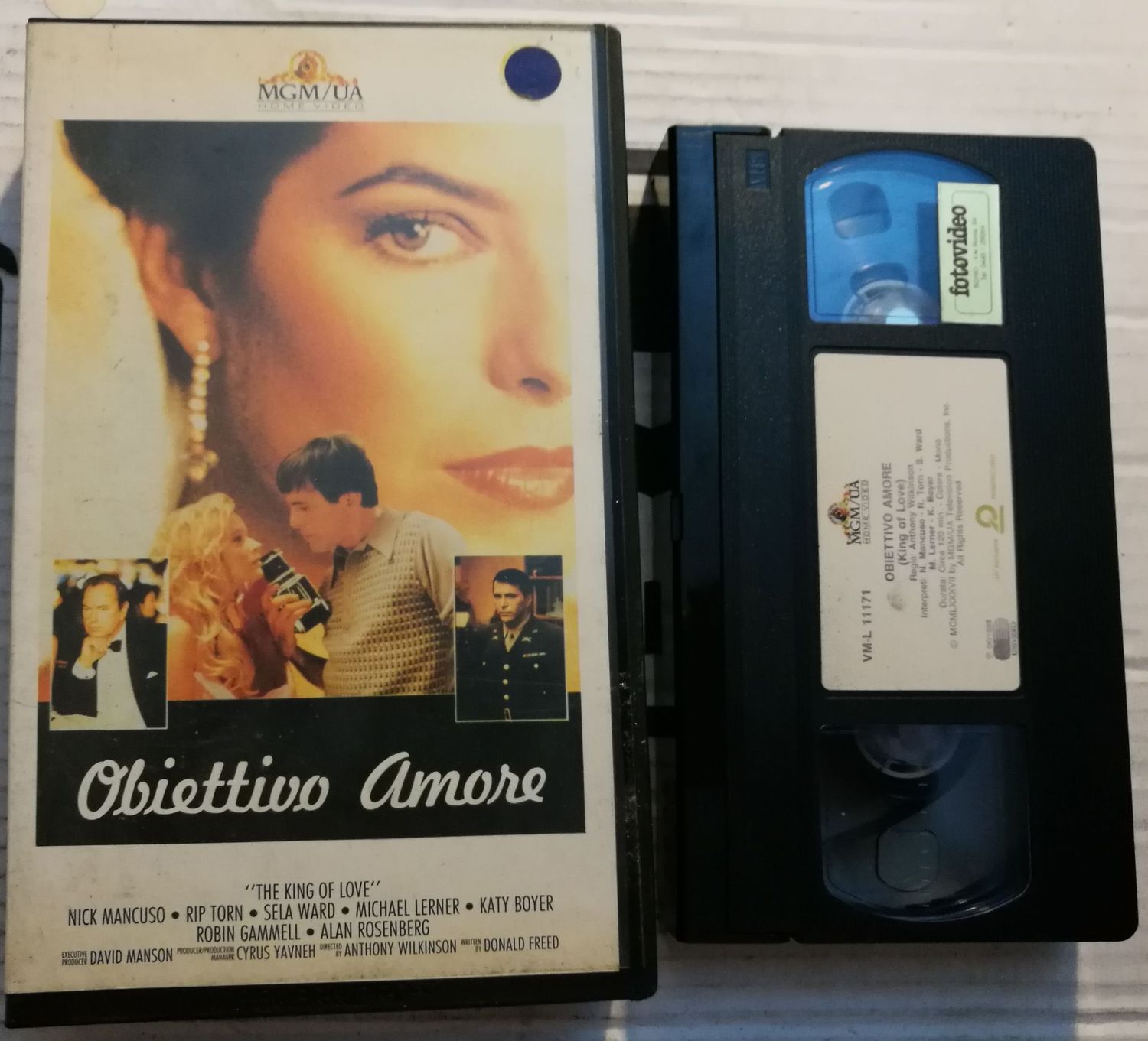 TeknoFilm - VHS – OBIETTIVO AMORE di Anthony Wilkinson (1987) - MGM (INEDITO IN DVD) TeknoFilm - VHS – OBIETTIVO AMORE di Anthony Wilkinson (1987) - MGM (INEDITO IN DVD)